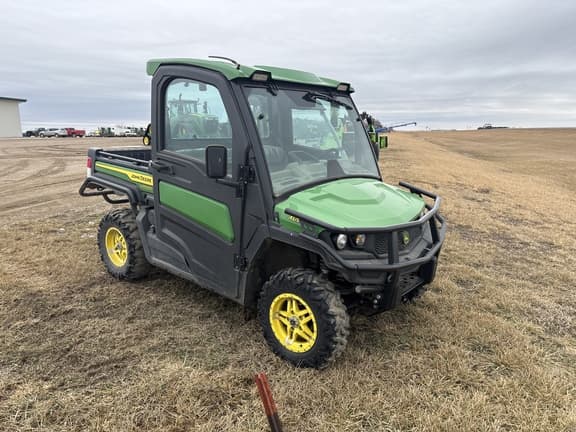 Image of John Deere XUV 835R equipment image 1