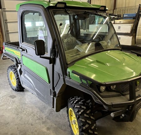2023 John Deere XUV 835R Equipment Image0