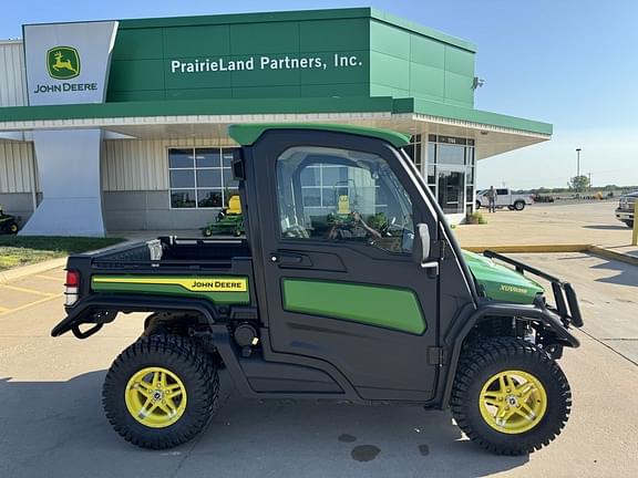 Image of John Deere XUV 835R equipment image 4