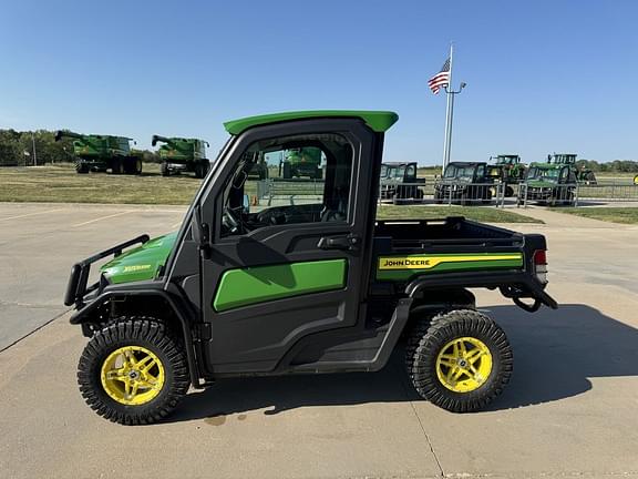 Image of John Deere XUV 835R equipment image 3