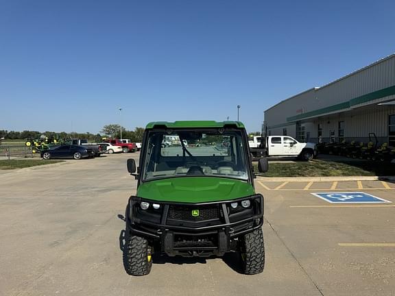 Image of John Deere XUV 835R equipment image 1