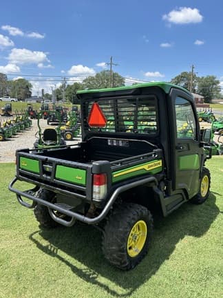Image of John Deere XUV 835R equipment image 4