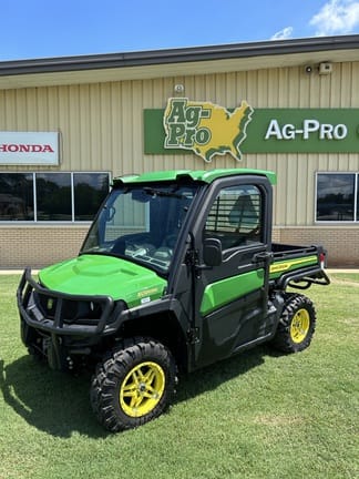 2023 John Deere XUV 835R Equipment Image0