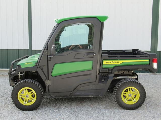 Image of John Deere XUV 835R equipment image 1