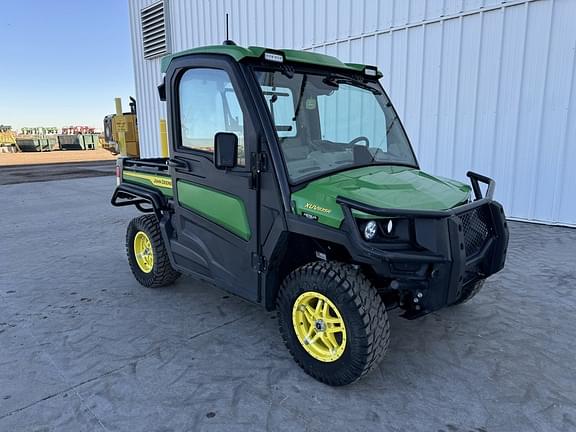 Image of John Deere XUV 835R equipment image 1