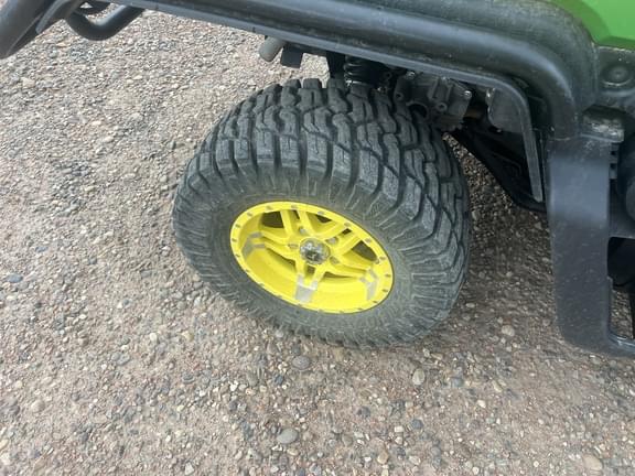 Image of John Deere XUV 835R equipment image 2