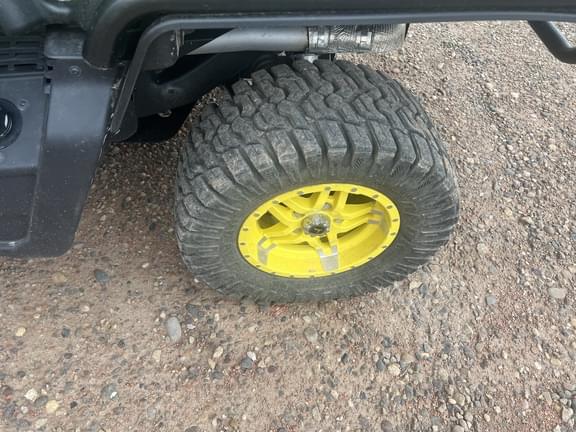 Image of John Deere XUV 835R equipment image 3