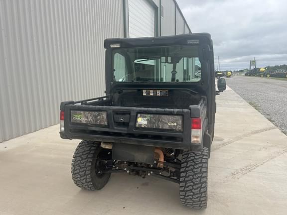 Image of John Deere XUV 835R equipment image 3