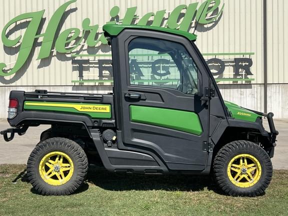 Image of John Deere XUV 835R equipment image 1