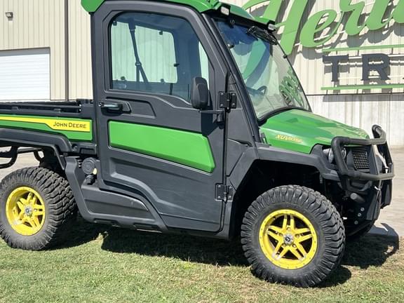 Image of John Deere XUV 835R Primary image
