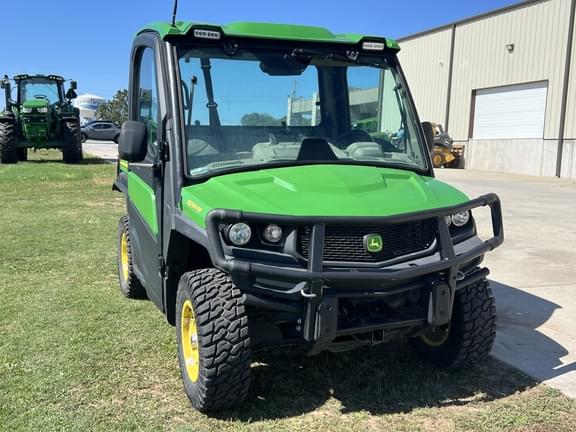 Image of John Deere XUV 835R equipment image 4