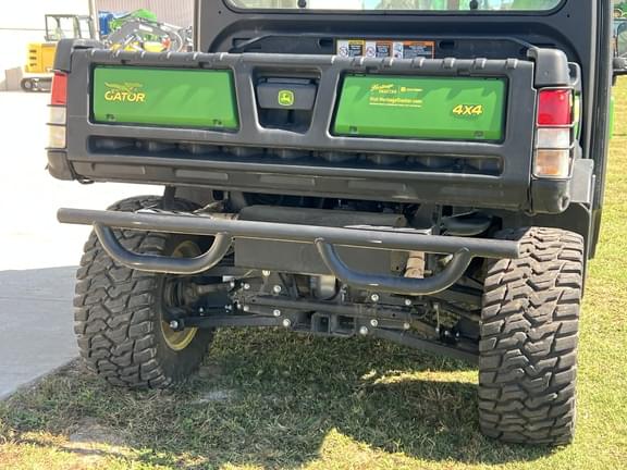 Image of John Deere XUV 835R equipment image 3