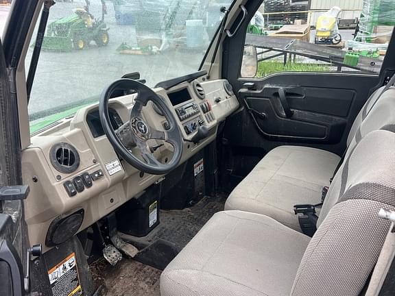 Image of John Deere XUV 835R equipment image 2