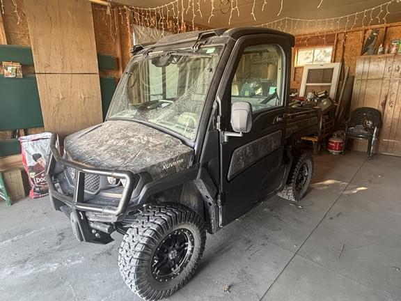 Image of John Deere XUV 835R Primary image