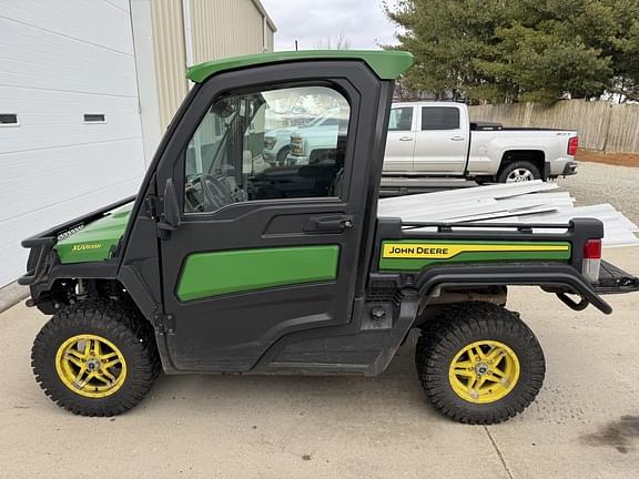 Image of John Deere XUV 835R equipment image 1