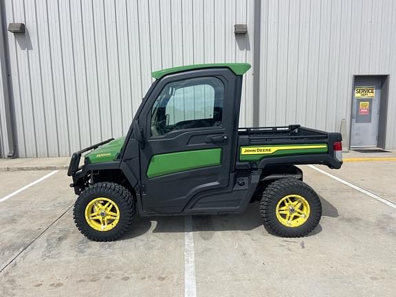 Image of John Deere XUV 835R equipment image 2