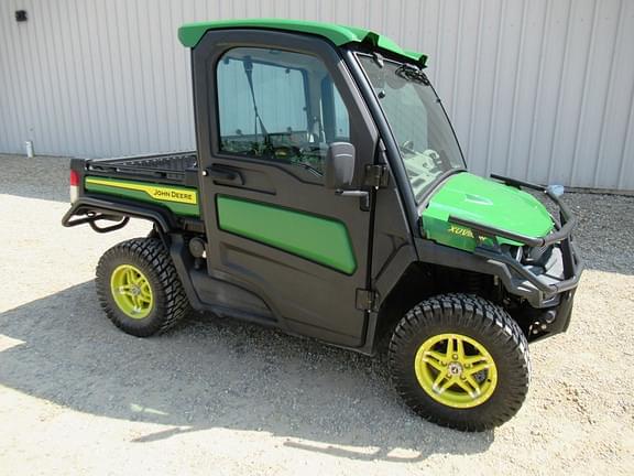 Image of John Deere XUV 835R Primary image