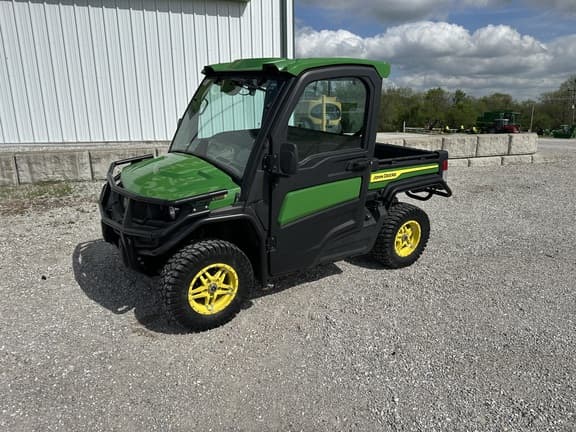 Image of John Deere XUV 835R equipment image 2