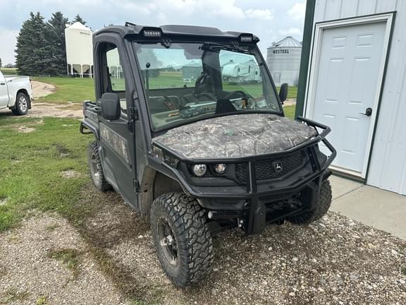Image of John Deere XUV 835R equipment image 1