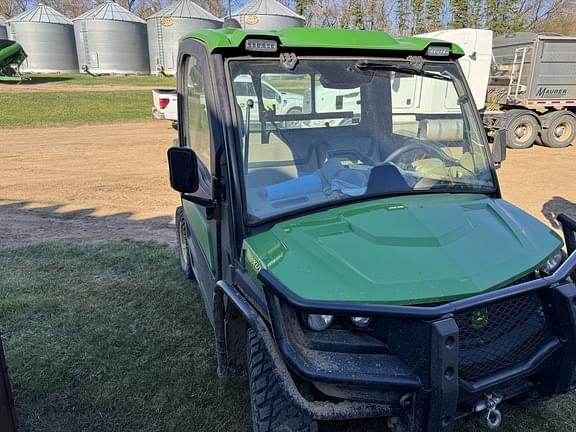 Image of John Deere XUV 835R equipment image 2