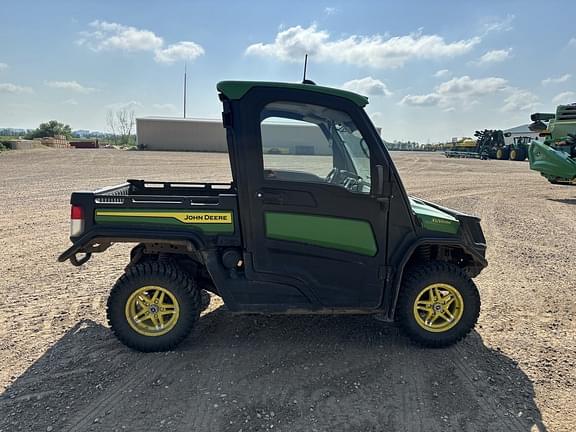 Image of John Deere XUV 835R equipment image 4