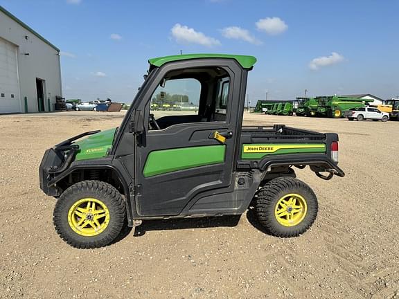 Image of John Deere XUV 835R equipment image 2