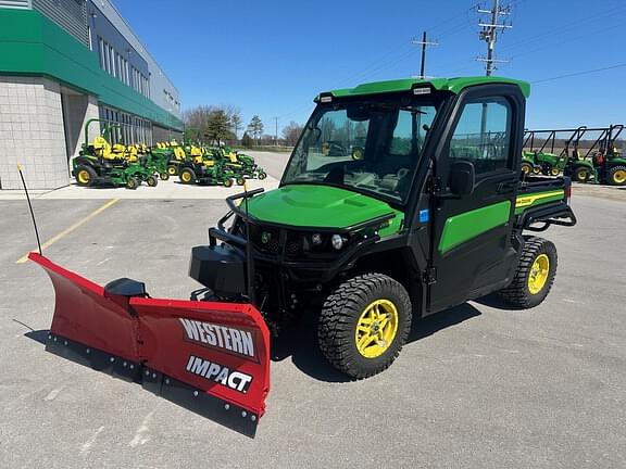 Image of John Deere XUV 835R equipment image 1