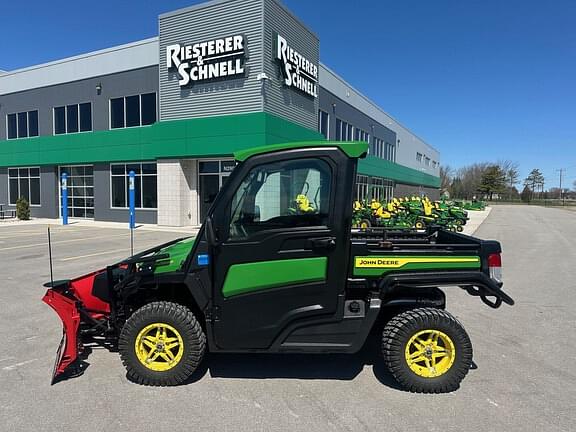 Image of John Deere XUV 835R Primary image