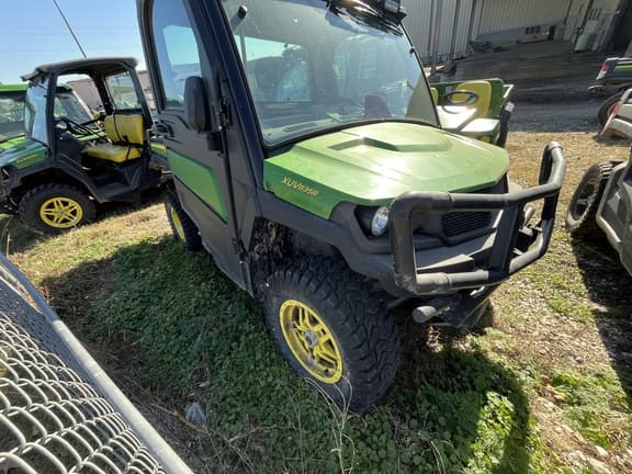 Image of John Deere XUV 835R equipment image 2