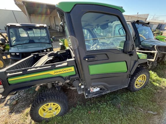 Image of John Deere XUV 835R equipment image 3