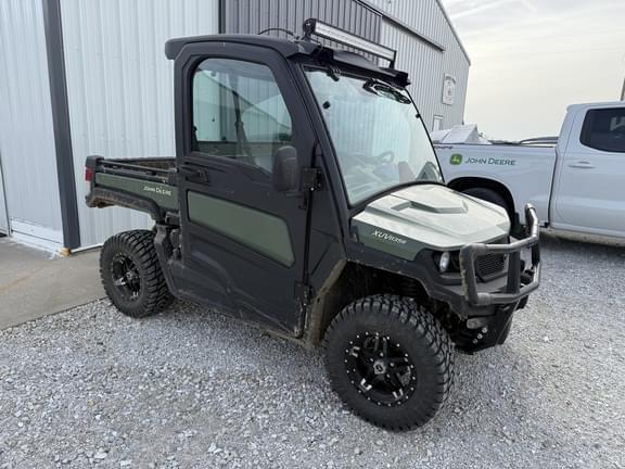 Image of John Deere XUV 835R equipment image 2