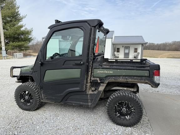 Image of John Deere XUV 835R equipment image 4