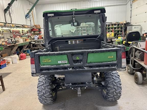 Image of John Deere XUV 835R equipment image 3