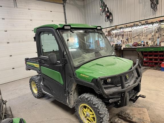 Image of John Deere XUV 835R equipment image 1