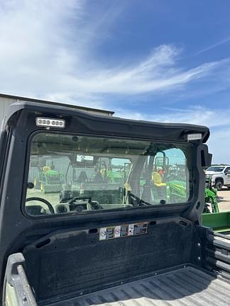 Image of John Deere XUV 835R equipment image 4