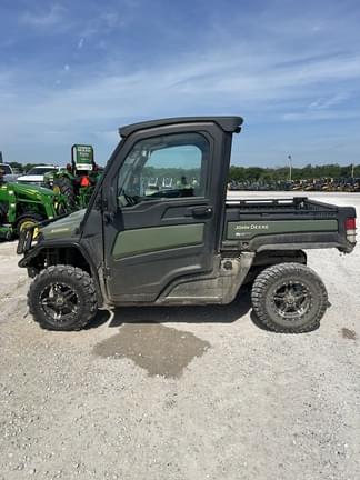 Image of John Deere XUV 835R equipment image 1