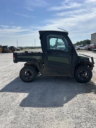 Image of John Deere XUV 835R equipment image 2