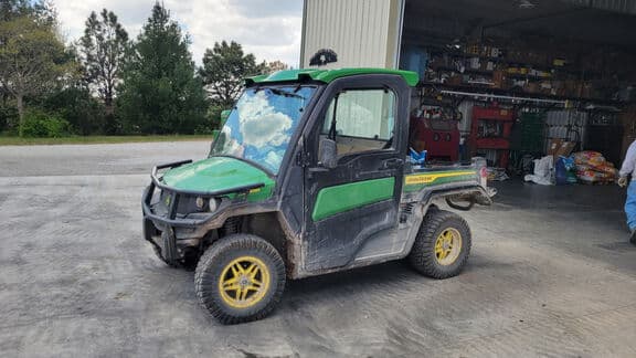 Image of John Deere XUV 835R Image 0