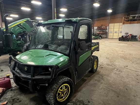 Image of John Deere XUV 835R equipment image 2