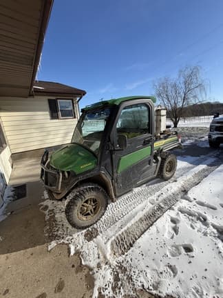 Image of John Deere XUV 835R equipment image 2