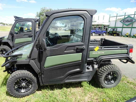 Image of John Deere XUV 835R equipment image 1