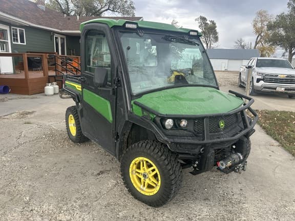 Image of John Deere XUV 835R equipment image 2