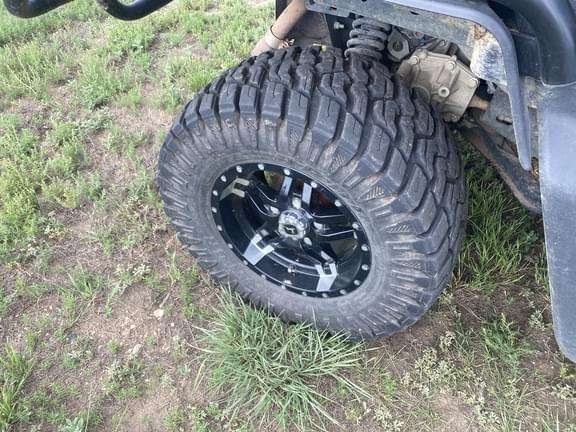 Image of John Deere XUV 835R equipment image 1