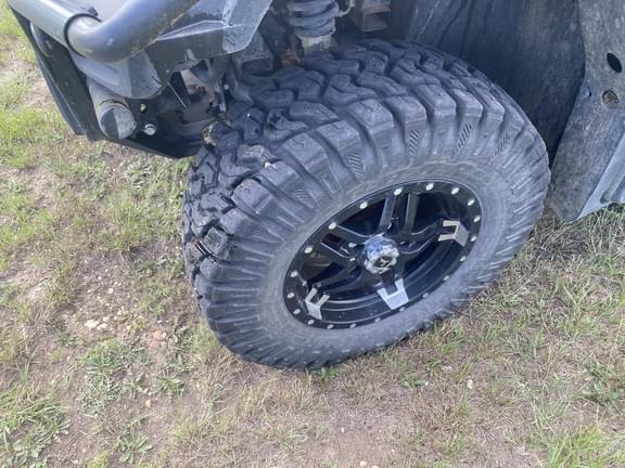 Image of John Deere XUV 835R equipment image 2