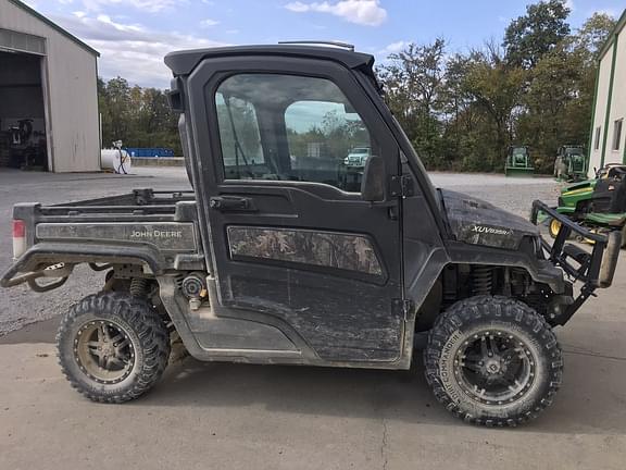 Image of John Deere XUV 835R equipment image 1