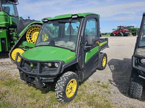 Main image John Deere XUV 835R