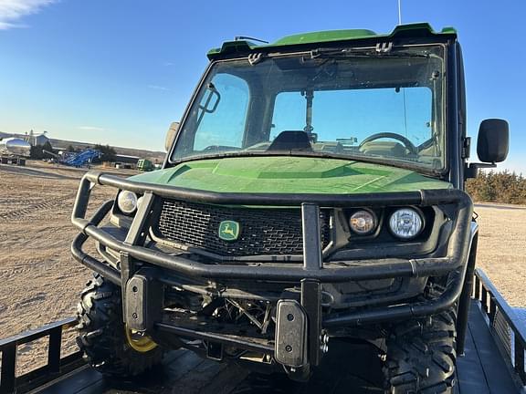 Image of John Deere XUV 835R equipment image 4