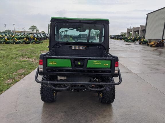 Image of John Deere XUV 835R equipment image 3