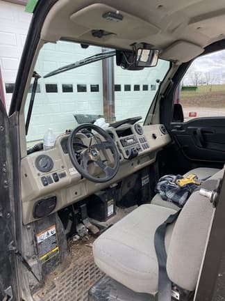 Image of John Deere XUV 835R equipment image 4