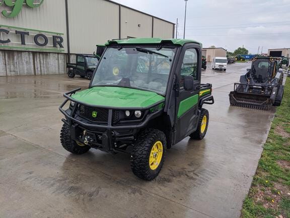 2023 John Deere XUV 835R Equipment Image0